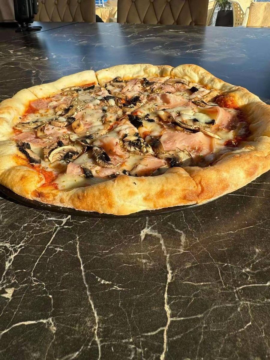 Prosciutto e Funghi